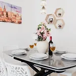 Brand New 3br Family Flat Balcony & Side Seaview アパート セント・ポールズ・ベイ