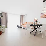 Brand New 3br Family Flat Balcony & Side Seaview アパート *