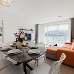 Brand New 3br Family Flat Balcony & Side Seaview * セント・ポールズ・ベイ