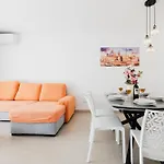 Brand New 3br Family Flat Balcony & Side Seaview アパート セント・ポールズ・ベイ