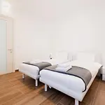 アパート Brand New 3br Family Flat Balcony & Side Seaview *